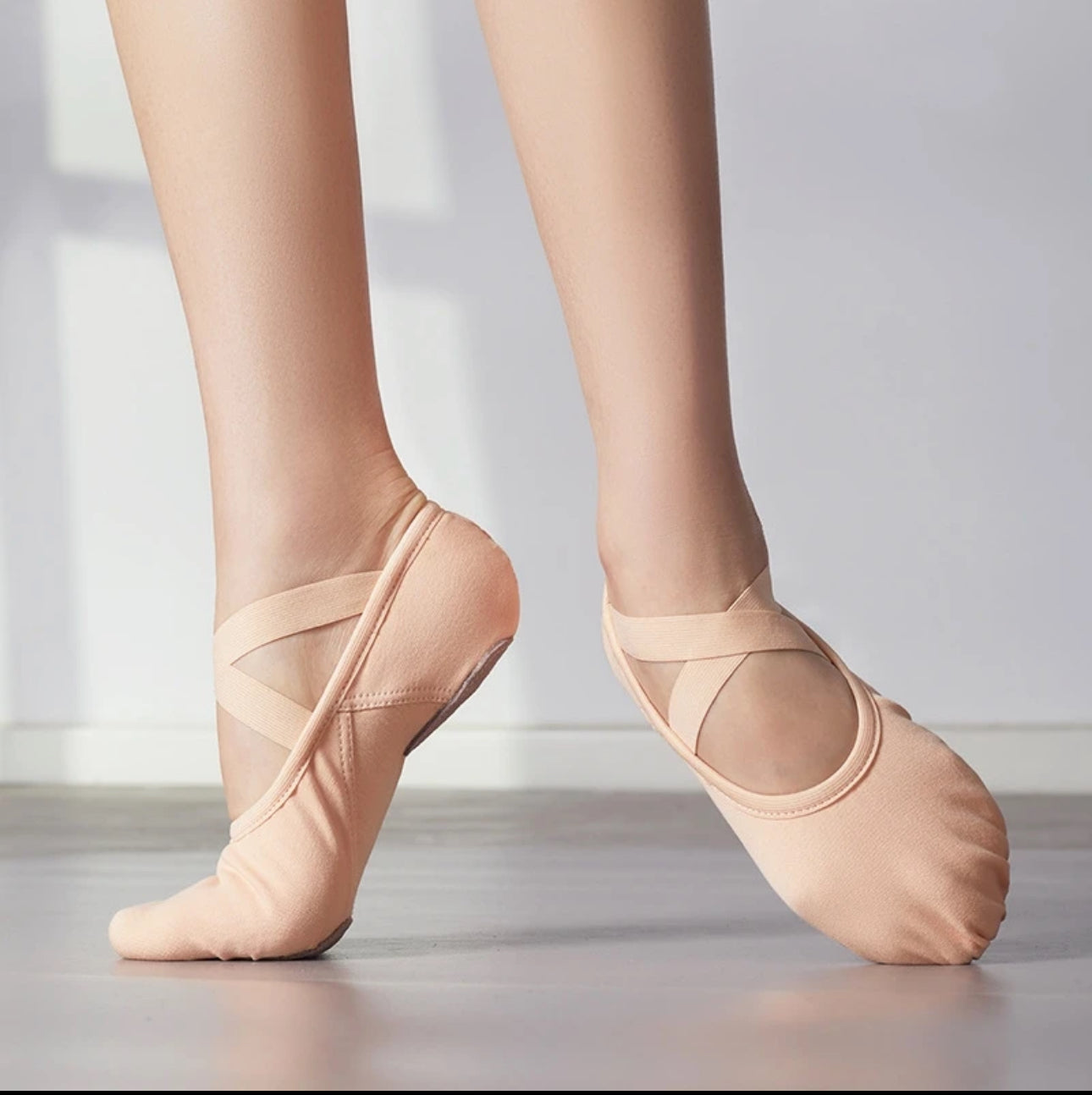 Strechy flat bottom ballet shoes